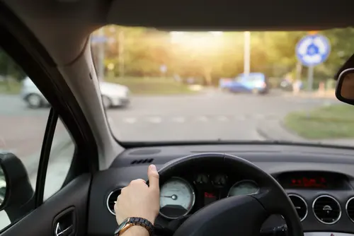 Verkehrsunfall - Haftungsverteilung bei Kollision am Kreisverkehr