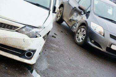 Verkehrsunfall – Kollision in einer Engstelle – Haftung