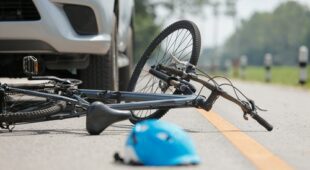 Verkehrsunfall – Kollision mit Radfahrer auf einem Fußgängerüberweg