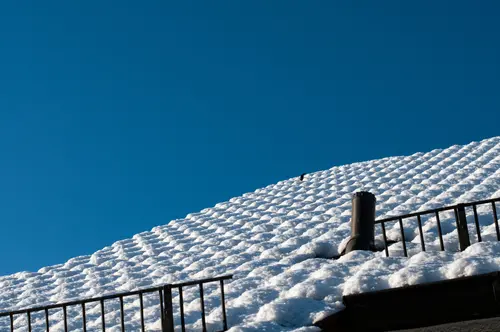Verpflichtung eines Hauseigentümers zur Dachkontrolle bei Schneefall