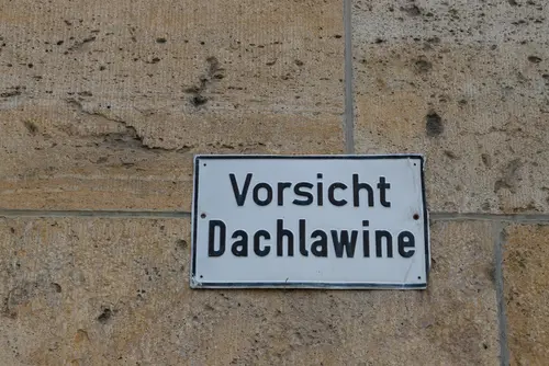 Verkehrssicherungspflicht - Schutz Dritter vor Dachlawinen