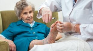 Hausverbot für Fußpfleger im Altenheim –  Interessen- und Grundrechtsabwägung
