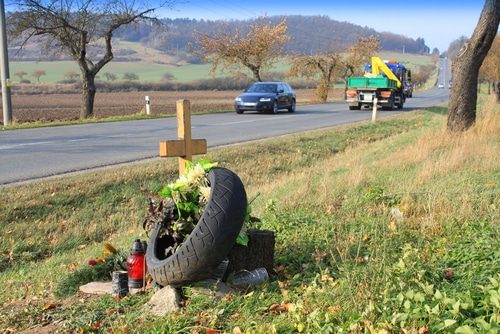 Verkehrsunfalltod der den Haushalt führenden Mutter - Unterhalts- und Haushaltsführungsschaden