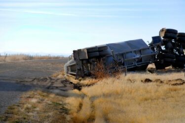 Verkehrsunfall – landwirtschaftliches Fahrzeug mit Überbreite im Verhältnis zu Pkw-Fahrer