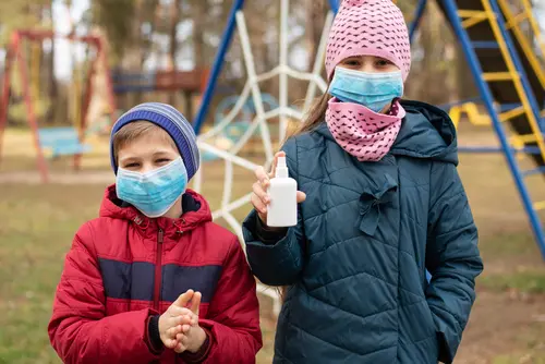 Maskenpflicht auf Schulgelände - Befreiung von Maskenpflicht aus gesundheitlichen Gründen