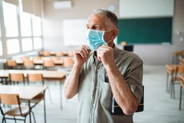 Corona-Pandemie – Befreiung eines Lehrers vom Präsenzunterricht