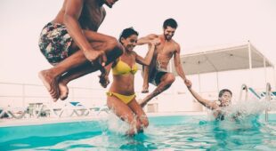 Schwimmbadbesucher –  Schutz von Springern bei Nebeneinander von Sprung- und Schwimmbetrieb