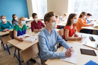 Corona-Pandemie – Pflicht zum Tragen einer Mund-Nasen-Bedeckung im Schulunterricht