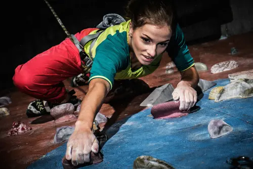 Kletterunfall an Kletterfelsen - Haftung eines Kletterers bei einem Sturz auf den Sichernden