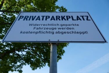 Unterlassungsanspruch gegen Falschparker auf Privatparkplatz