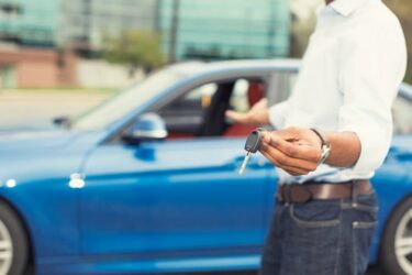 Fahrzeugkaufvertrag – Ansprüche gegen Verkäufer und Fahrzeughersteller aufgrund Mangelhaftigkeit