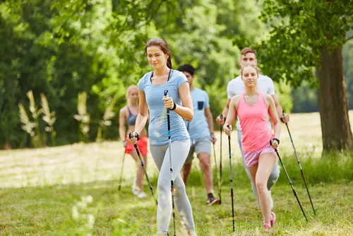 Haftung für Verletzungen bei gemeinsamem Nordic Walking