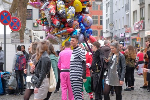 Verkehrsunfall mit Fußgänger an Karneval