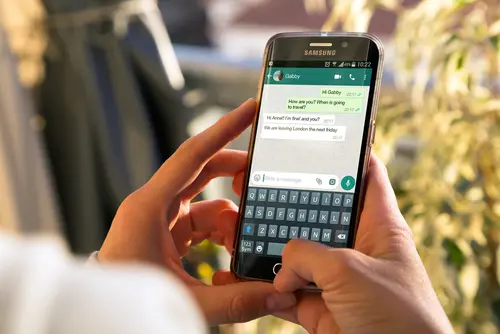 WhatsApp-Chat / Audio-Datei muss vom Gericht nicht wörtlich protokolliert werden