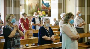 Corona-Pandemie – Gesangsverbot für Besucher von Gottesdiensten