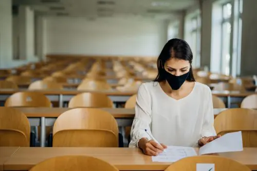 Videoüberwachte Prüfung einer Fernuniversität