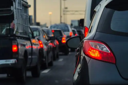 Verkehrsunfall beim Einfädeln in den fließenden Verkehr - Haftung