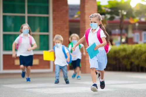 Corona-Pandemie - Maskenpflicht an Grundschulen