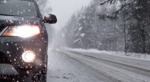 Plötzlicher Wintereinbruch – Verkehrsunfall ohne Winterreifen