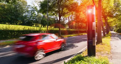 Verkehrsunfall - Haftung Fahrzeugführer bei erheblicher Geschwindigkeitsüberschreitung innerorts