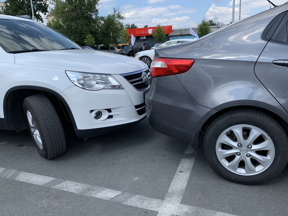 Verkehrsunfall auf öffentlichem Parkplatz