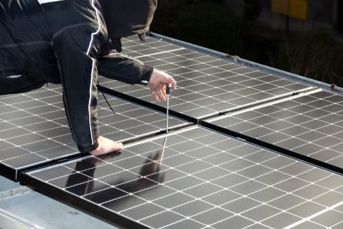 Lieferung und Montage einer Photovoltaikanlage auf Garagendach mangelhaft - Ansprüche