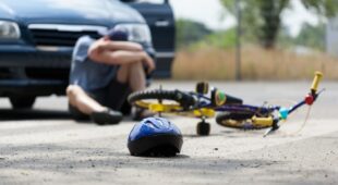 Aufsichtspflichtverletzung der Eltern bei Fahrradunfall für 8-jähriges Kind im Straßenverkehr