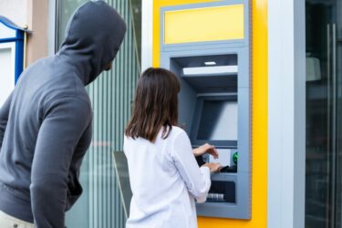 EC Karte geklaut – Wie erhalten Sie Ihr Geld von der Bank zurück?