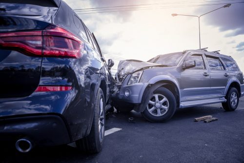 Fahrzeugzusammenstoß im vorfahrtsgeregeltem Kreuzungsbereich