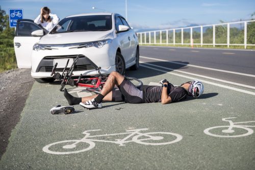 Verkehrsunfall mit entgegen der Fahrtrichtung fahrenden Fahrradfahrer