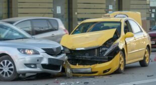 Verkehrsunfall – fiktive Umrüstungskosten für unfallbeschädigtes Taxi