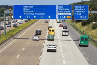 Verkehrsunfall auf Autobahn – Überschreitung der Richtgeschwindigkeit