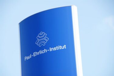 Geltungsdauer eines Impfzertifikats – Unwirksamkeit der Verweisung auf Paul-Ehrlich-Institut