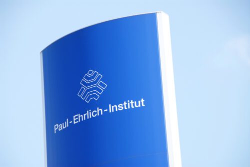 Geltungsdauer eines Impfzertifikats - Unwirksamkeit der Verweisung auf Paul-Ehrlich-Institut