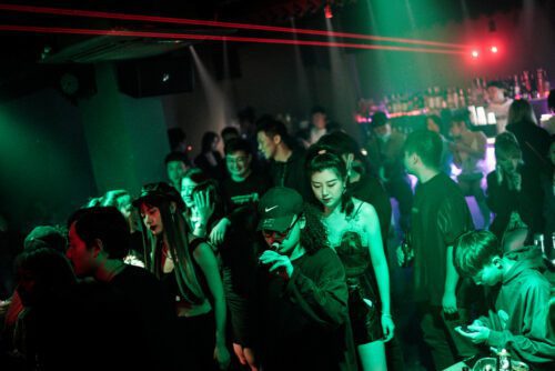 Corona - Außervollzugsetzung Maskenpflicht in Diskotheken, Clubs, Shisha-Bars