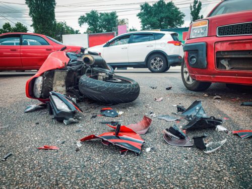 Verkehrsunfall zwischen zwei Motorrädern bei Formationsfahrt