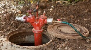 Baustellenabsicherung eines Hydranten – Pkw-Kollision