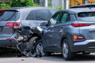 Verkehrsunfall – Vorfahrtverletzung durch linksabbiegenden Fahrer