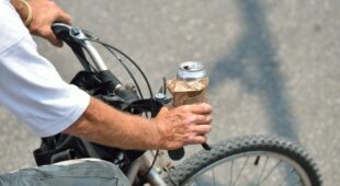 Betrunken auf dem Fahrrad erwischt – Welche Strafen drohen?