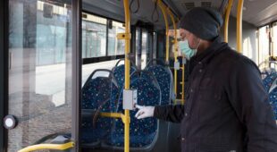 Corona-Pandemie – Maskenpflicht in öffentlichen Verkehrsmitteln des Personennahverkehrs