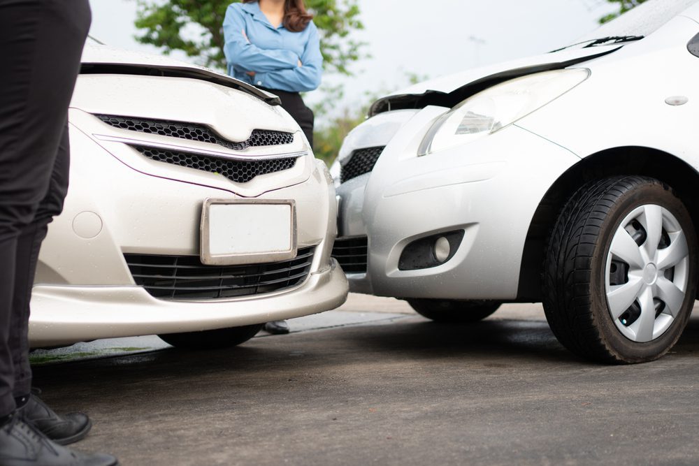 Verkehrsunfall zwischen Linksabbieger und Überholer