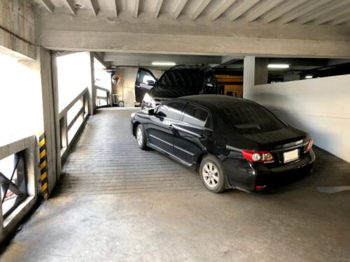 Parkplatzunfall -  Vorfahrt auf Fahrgasse?