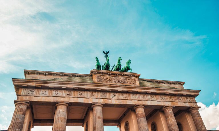 Das Landgericht in Berlin ist in drei Gebäudekomplexen untergebracht, welche über das gesamte Stadtgebiet von Berlin verteilt sind.