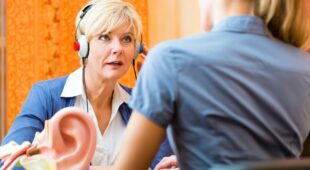 Fehlerhafte Hörtests durch Hörgeräteakustiker – Schadensersatzansprüche und Schmerzensgeld