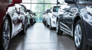 Fahrzeugkaufvertrag – Nacherfüllung durch Fahrzeuglieferung aus aktueller Produktionsserie
