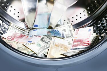 Geldwäsche: Wie viel Bargeld darf ich ohne Nachweis einzahlen?