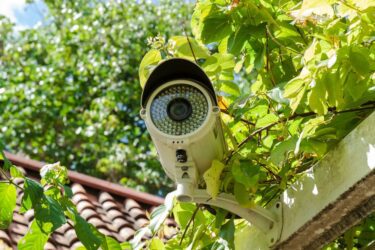 Beseitigungsanspruch eines Grundstücksnachbarn hinsichtlich Dome-Kamera