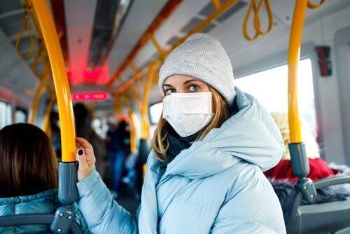 Tragen einer medizinischen Maske in Verkehrsmitteln des Personennahverkehrs