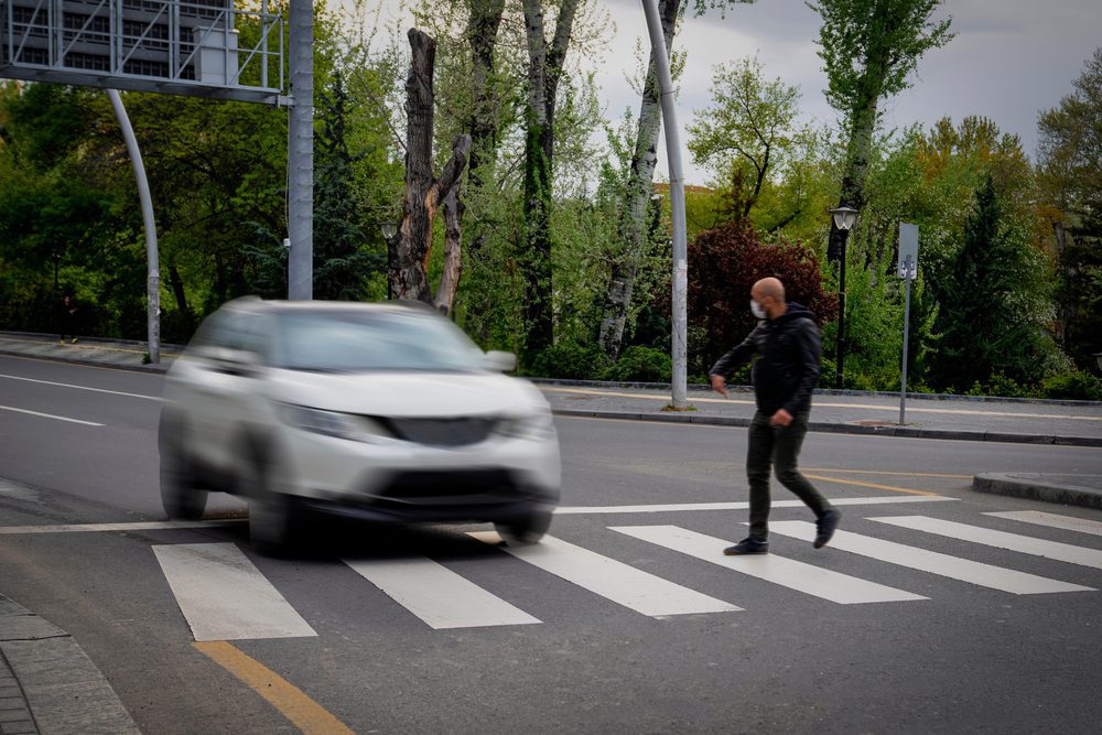 Verkehrsunfall zwischen Fahrzeug und Fußgänger