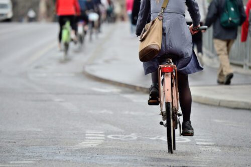 Verkehrssicherungspflicht - Sturz einer Fahrradfahrerin auf Fahrradweg